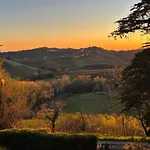 Relais Portaluna Delle Langhe, Private Estate With Pool, 7 Bedrooms, Sleeps 18, Vineyard Views * Mango