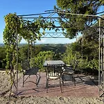 Relais Portaluna Delle Langhe, Private Estate With Pool, 7 Bedrooms, Sleeps 18, Vineyard Views Villa *