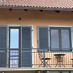 Relais Portaluna Delle Langhe, Private Estate With Pool, 7 Bedrooms, Sleeps 18, Vineyard Views