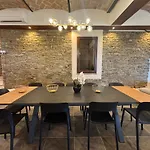 Villa Relais Portaluna Delle Langhe, Private Estate With Pool, 7 Bedrooms, Sleeps 18, Vineyard Views