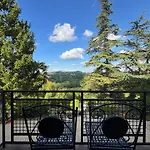 Relais Portaluna Delle Langhe, Private Estate With Pool, 7 Bedrooms, Sleeps 18, Vineyard Views Mango