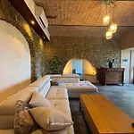 Villa Relais Portaluna Delle Langhe, Private Estate With Pool, 7 Bedrooms, Sleeps 18, Vineyard Views *