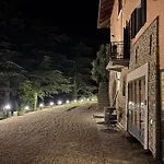 Relais Portaluna Delle Langhe, Private Estate With Pool, 7 Bedrooms, Sleeps 18, Vineyard Views