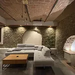 Relais Portaluna Delle Langhe, Private Estate With Pool, 7 Bedrooms, Sleeps 18, Vineyard Views ヴィラ