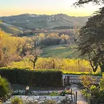 Relais Portaluna Delle Langhe, Private Estate With Pool, 7 Bedrooms, Sleeps 18, Vineyard Views