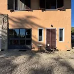 ヴィラ Relais Portaluna Delle Langhe, Private Estate With Pool, 7 Bedrooms, Sleeps 18, Vineyard Views