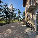 ヴィラ Relais Portaluna Delle Langhe, Private Estate With Pool, 7 Bedrooms, Sleeps 18, Vineyard Views