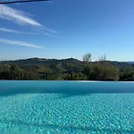 Relais Portaluna Delle Langhe, Private Estate With Pool, 7 Bedrooms, Sleeps 18, Vineyard Views