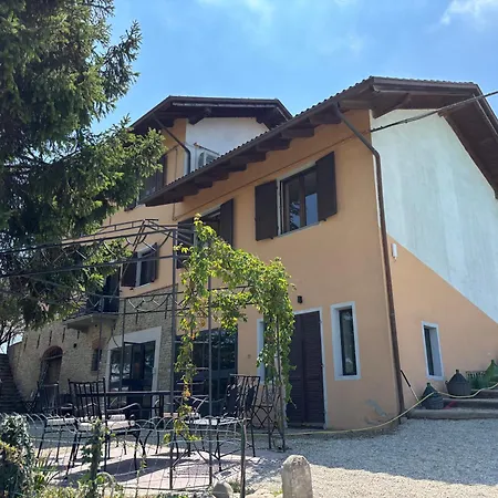 Relais Portaluna Delle Langhe, Private Estate With Pool, 7 Bedrooms, Sleeps 18, Vineyard Views