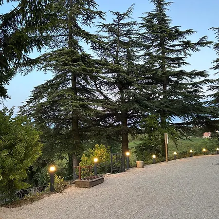 Relais Portaluna Delle Langhe, Private Estate With Pool, 7 Bedrooms, Sleeps 18, Vineyard Views Mango