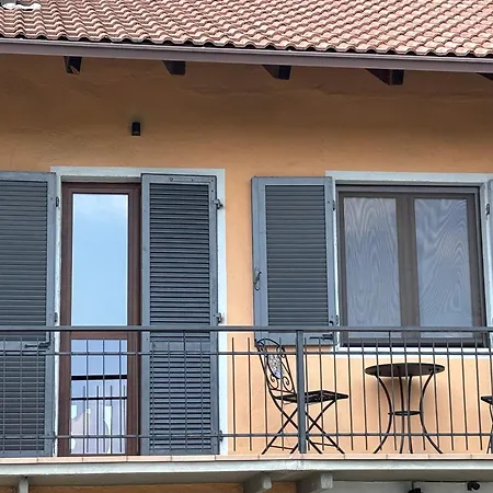 Relais Portaluna Delle Langhe, Private Estate With Pool, 7 Bedrooms, Sleeps 18, Vineyard Views