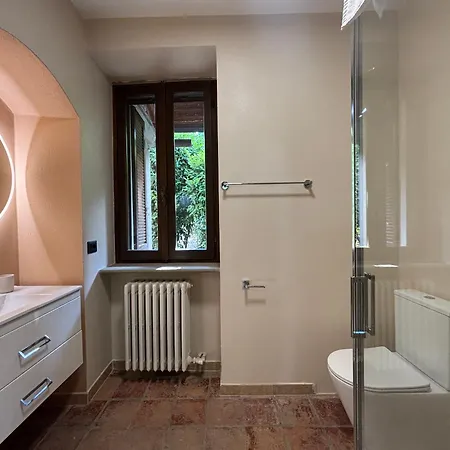 Relais Portaluna Delle Langhe, Private Estate With Pool, 7 Bedrooms, Sleeps 18, Vineyard Views * Mango