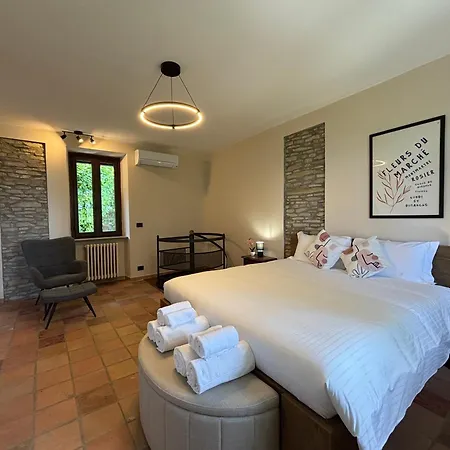 Relais Portaluna Delle Langhe, Private Estate With Pool, 7 Bedrooms, Sleeps 18, Vineyard Views Villa