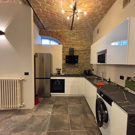 Relais Portaluna Delle Langhe, Private Estate With Pool, 7 Bedrooms, Sleeps 18, Vineyard Views