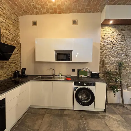 Relais Portaluna Delle Langhe, Private Estate With Pool, 7 Bedrooms, Sleeps 18, Vineyard Views *