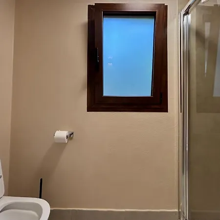 Relais Portaluna Delle Langhe, Private Estate With Pool, 7 Bedrooms, Sleeps 18, Vineyard Views Willa