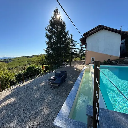 Relais Portaluna Delle Langhe, Private Estate With Pool, 7 Bedrooms, Sleeps 18, Vineyard Views