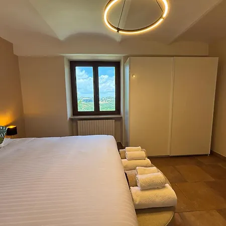 Relais Portaluna Delle Langhe, Private Estate With Pool, 7 Bedrooms, Sleeps 18, Vineyard Views * Mango