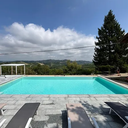Relais Portaluna Delle Langhe, Private Estate With Pool, 7 Bedrooms, Sleeps 18, Vineyard Views Villa *