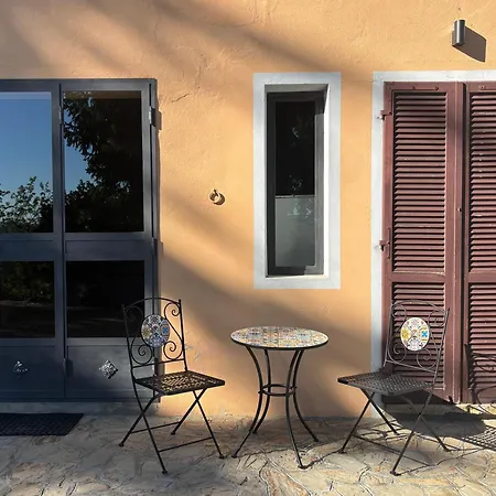 Relais Portaluna Delle Langhe, Private Estate With Pool, 7 Bedrooms, Sleeps 18, Vineyard Views Villa