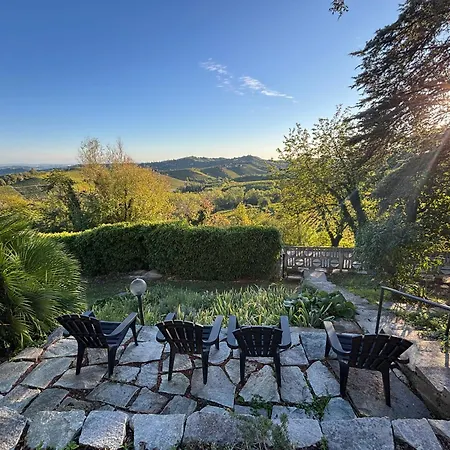 Relais Portaluna Delle Langhe, Private Estate With Pool, 7 Bedrooms, Sleeps 18, Vineyard Views Mango