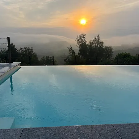 Relais Portaluna Delle Langhe, Private Estate With Pool, 7 Bedrooms, Sleeps 18, Vineyard Views