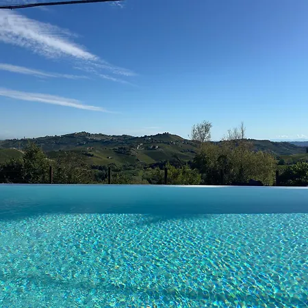 Relais Portaluna Delle Langhe, Private Estate With Pool, 7 Bedrooms, Sleeps 18, Vineyard Views