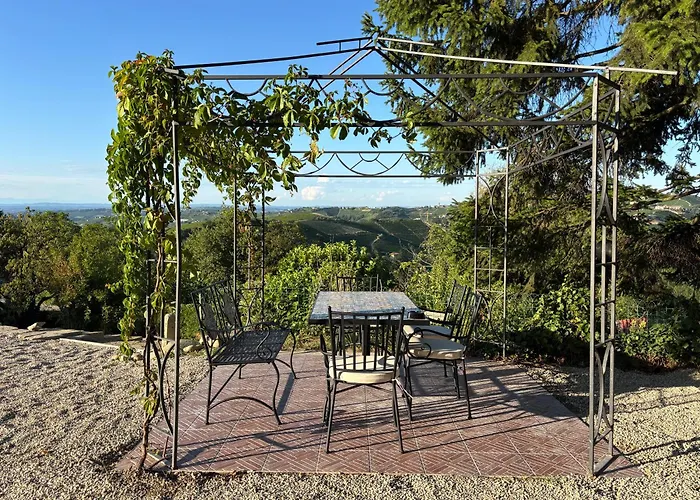 Relais Portaluna Delle Langhe, Private Estate With Pool, 7 Bedrooms, Sleeps 18, Vineyard Views 别墅 *