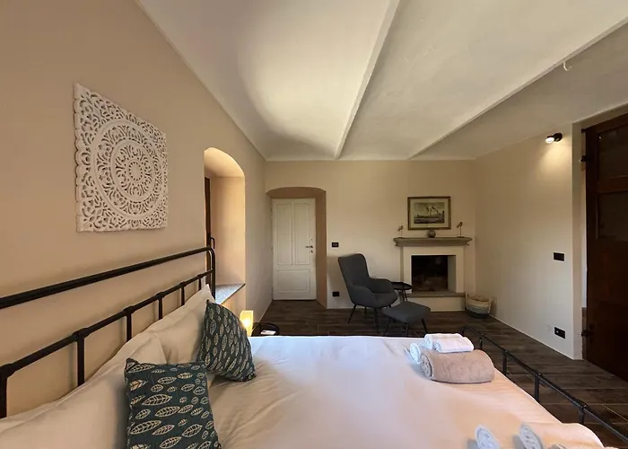 Relais Portaluna Delle Langhe, Private Estate With Pool, 7 Bedrooms, Sleeps 18, Vineyard Views 别墅 *