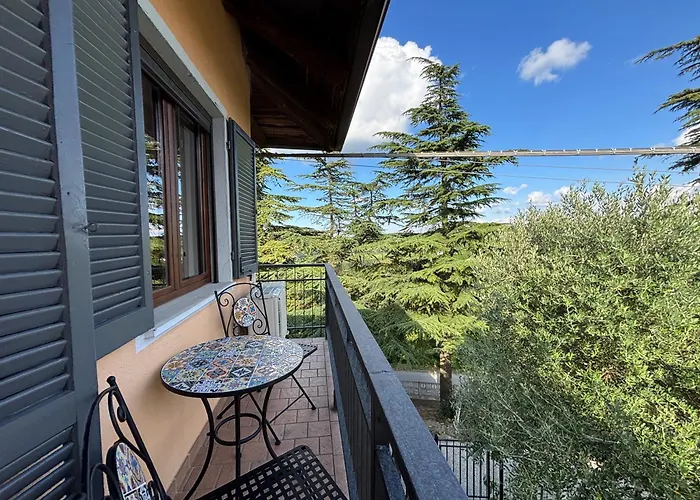 别墅 Relais Portaluna Delle Langhe, Private Estate With Pool, 7 Bedrooms, Sleeps 18, Vineyard Views *