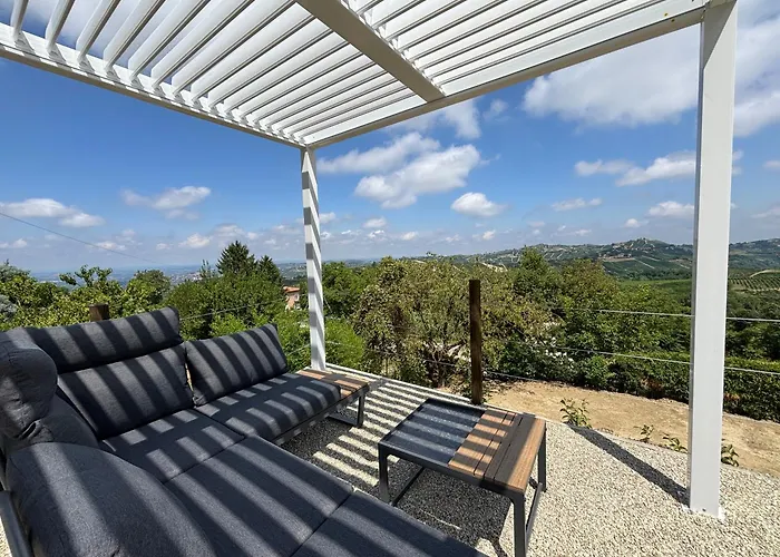 Relais Portaluna Delle Langhe, Private Estate With Pool, 7 Bedrooms, Sleeps 18, Vineyard Views 别墅 *