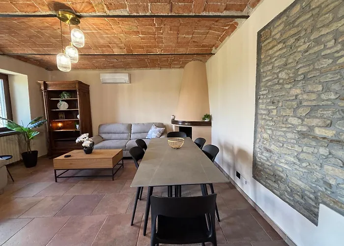 Relais Portaluna Delle Langhe, Private Estate With Pool, 7 Bedrooms, Sleeps 18, Vineyard Views
