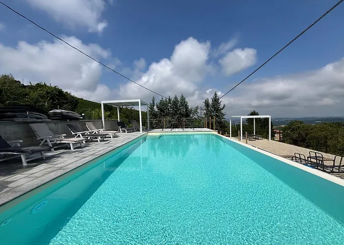 Relais Portaluna Delle Langhe, Private Estate With Pool, 7 Bedrooms, Sleeps 18, Vineyard Views 别墅 Mango
