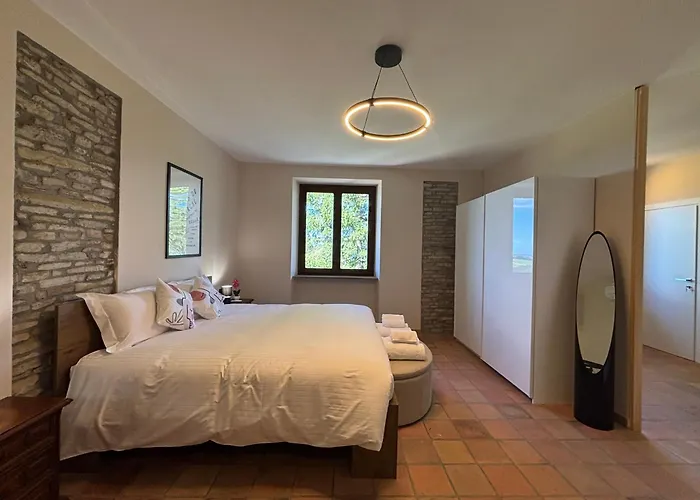 Relais Portaluna Delle Langhe, Private Estate With Pool, 7 Bedrooms, Sleeps 18, Vineyard Views 别墅 Mango