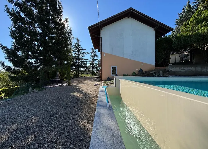 Relais Portaluna Delle Langhe, Private Estate With Pool, 7 Bedrooms, Sleeps 18, Vineyard Views 别墅 Mango