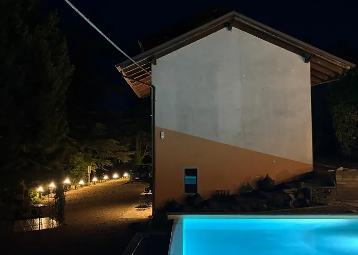 Relais Portaluna Delle Langhe, Private Estate With Pool, 7 Bedrooms, Sleeps 18, Vineyard Views *