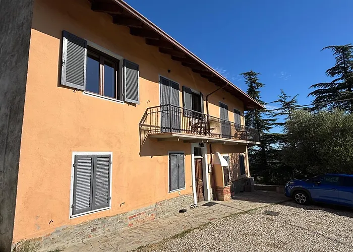 Relais Portaluna Delle Langhe, Private Estate With Pool, 7 Bedrooms, Sleeps 18, Vineyard Views *